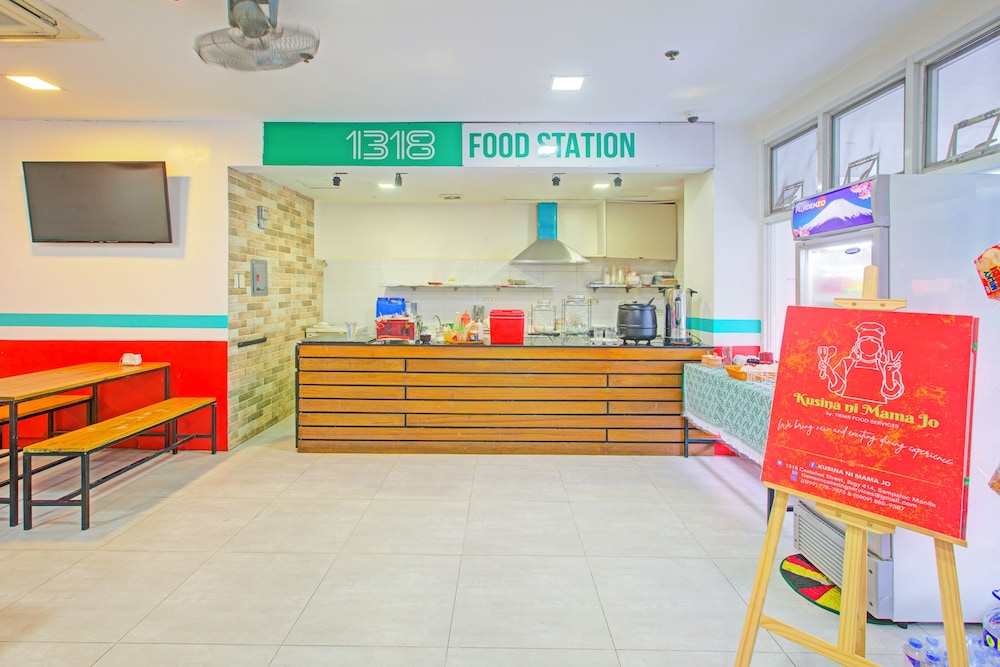 Collection O Metro Manila near University Belt formerly 1318 Residences 17/23