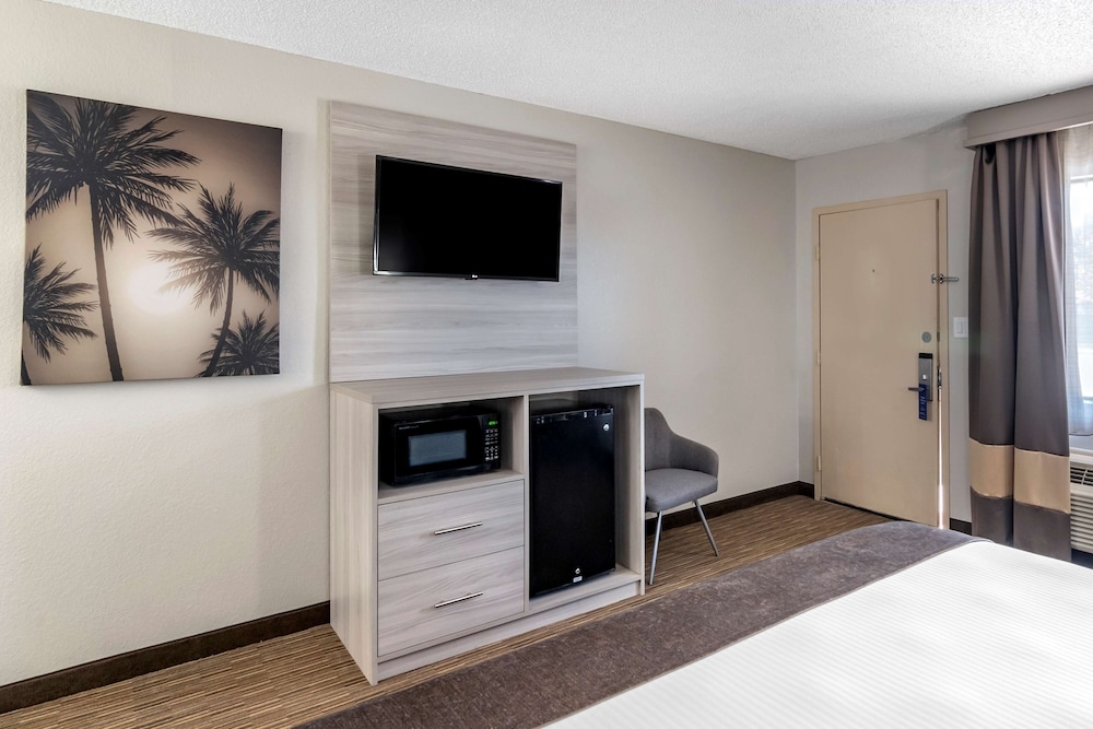 Best Western The Oasis At Joplin 20/34