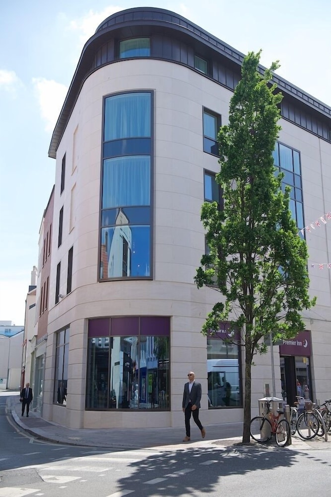 Premier Inn Jersey St Helier (Charing Cross) hotel