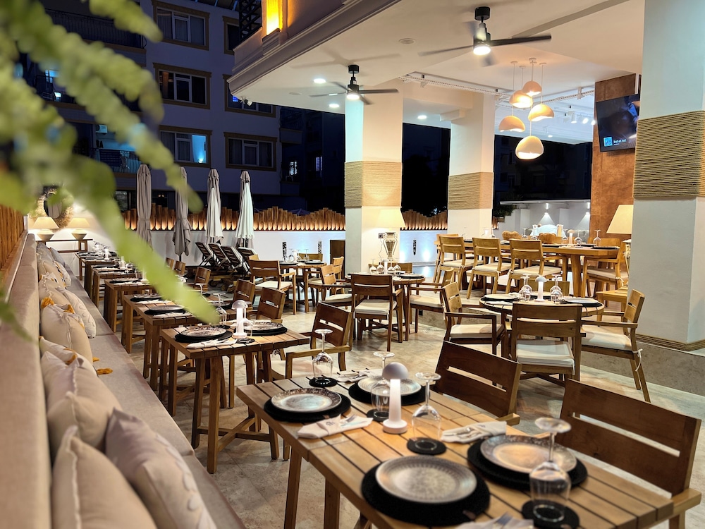 North Point Hotel 39/49