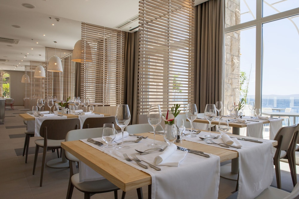 Bluesun Hotel Jadran 60/74