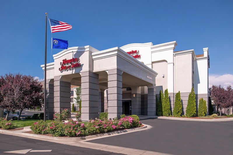 Hampton Inn Suites Carson City 53/56