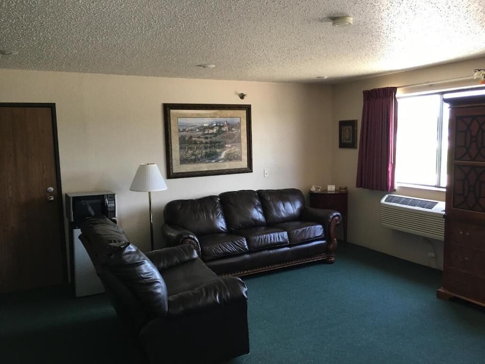 Americas Best Value Inn and Suites-Cassville/Roaring River 29/42