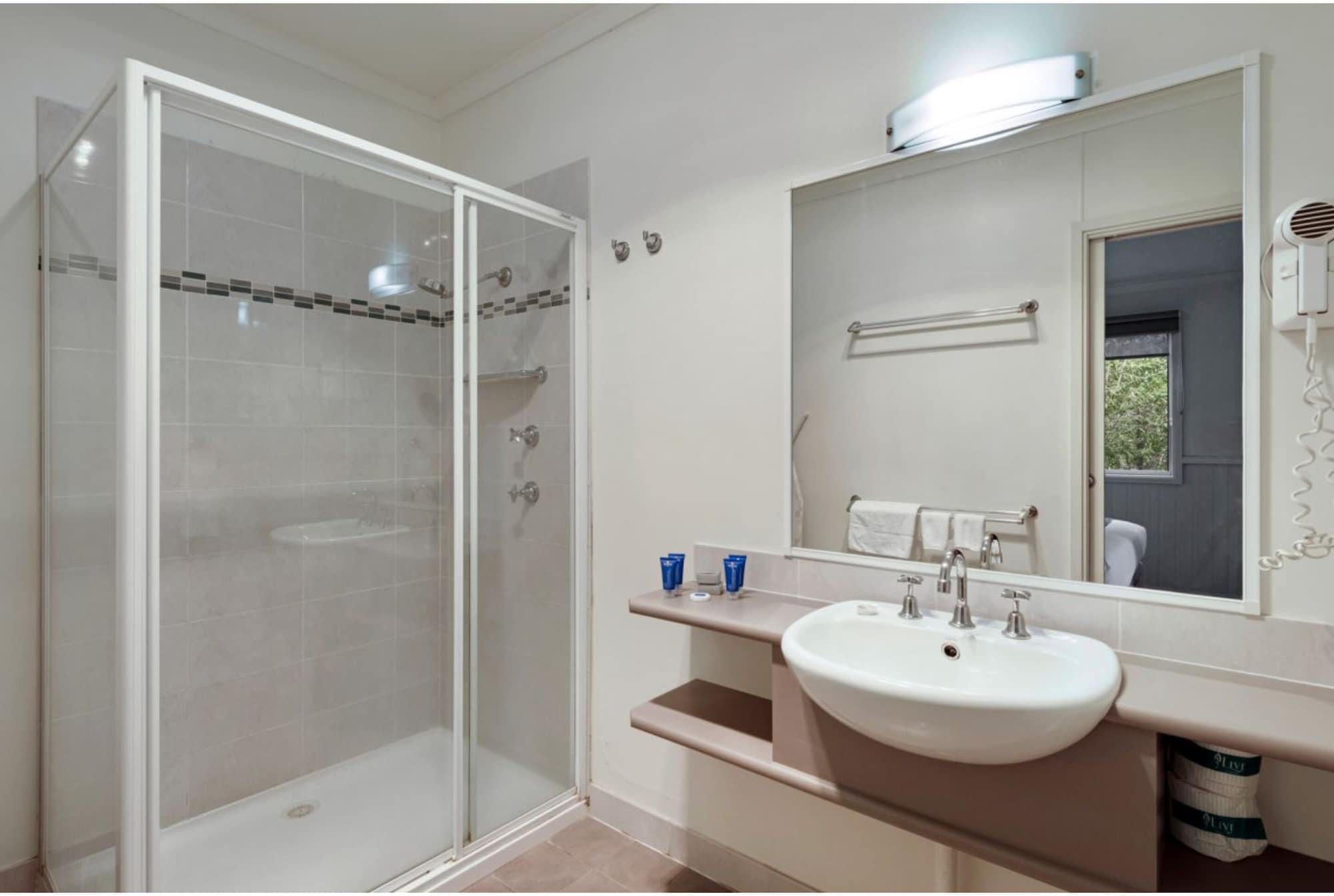 2 Bedrooms, Superior, Cabin, 1 Queen and 2 Bunk Beds, Discovery Parks Dubbo 2/3