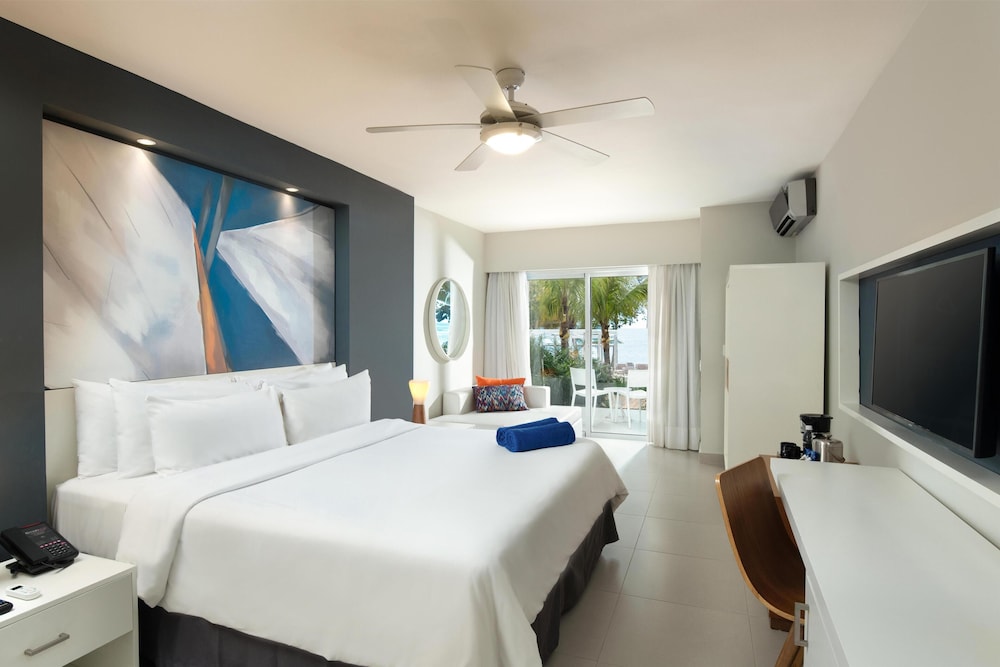 Essentia, 2 Double Beds, Ocean View