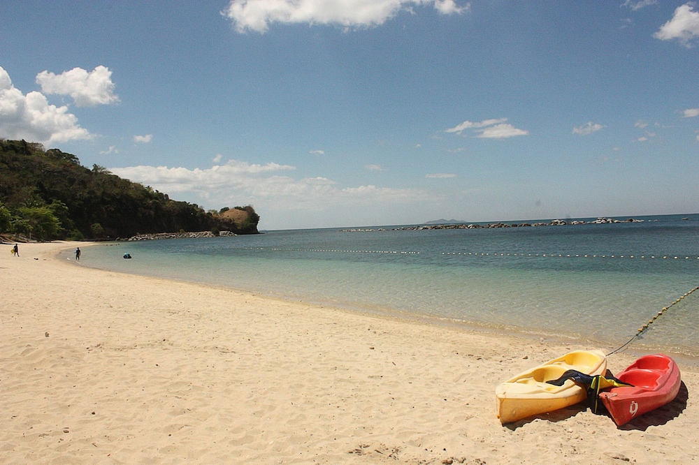 Canyon Cove Hotel & Spa 69/72