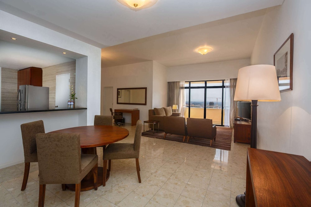 Hilton Colombo Residence 57/83