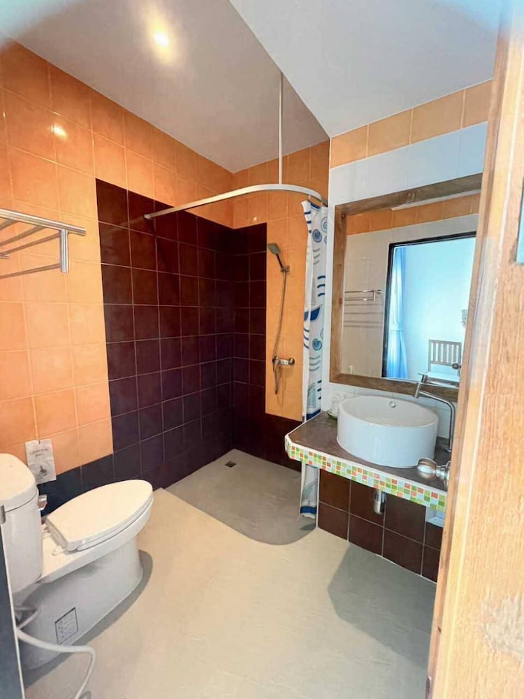 Jingjit Hotel 61/61