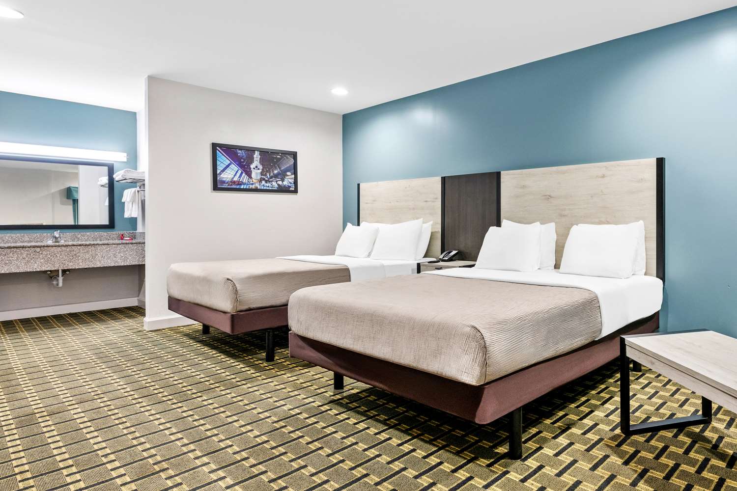 غرفة بسريرين كوين للمدخنين، SureStay by Best Western Huntsville University Area 3/6