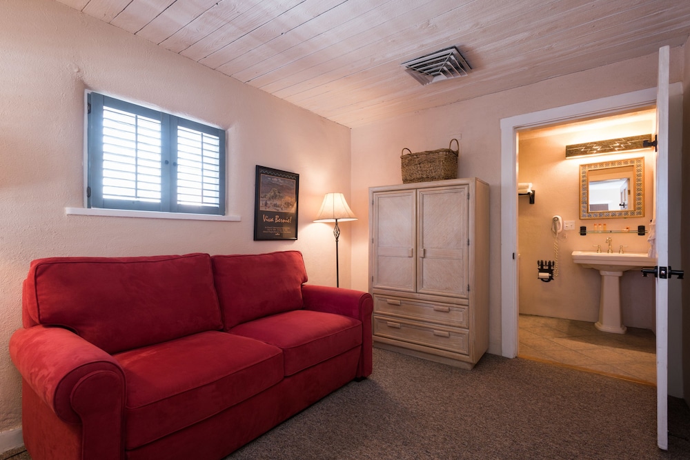 The Historic Taos Inn 60/80