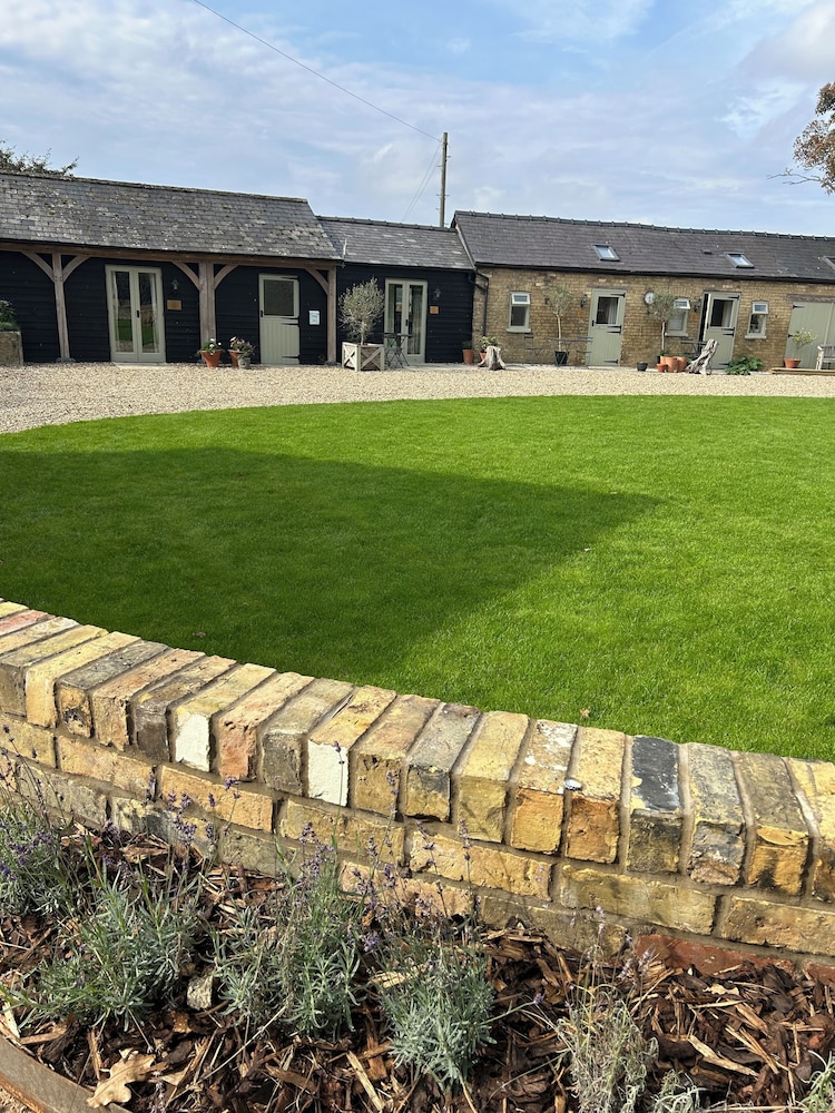 Bridleway Bed And Breakfast 40/50