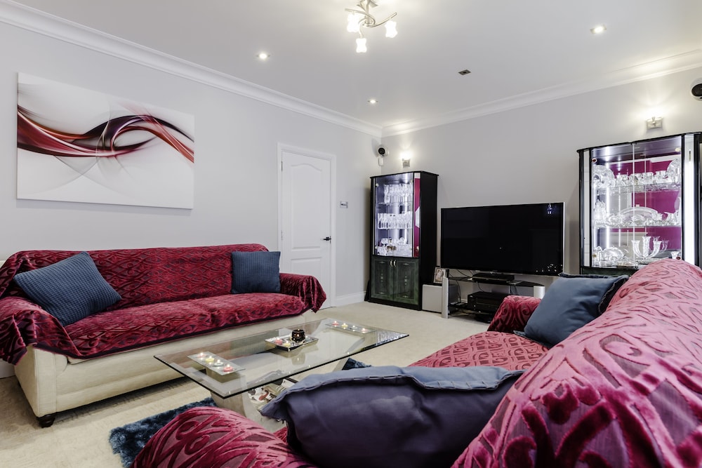 Brooklyn House Bramley Road 23/40