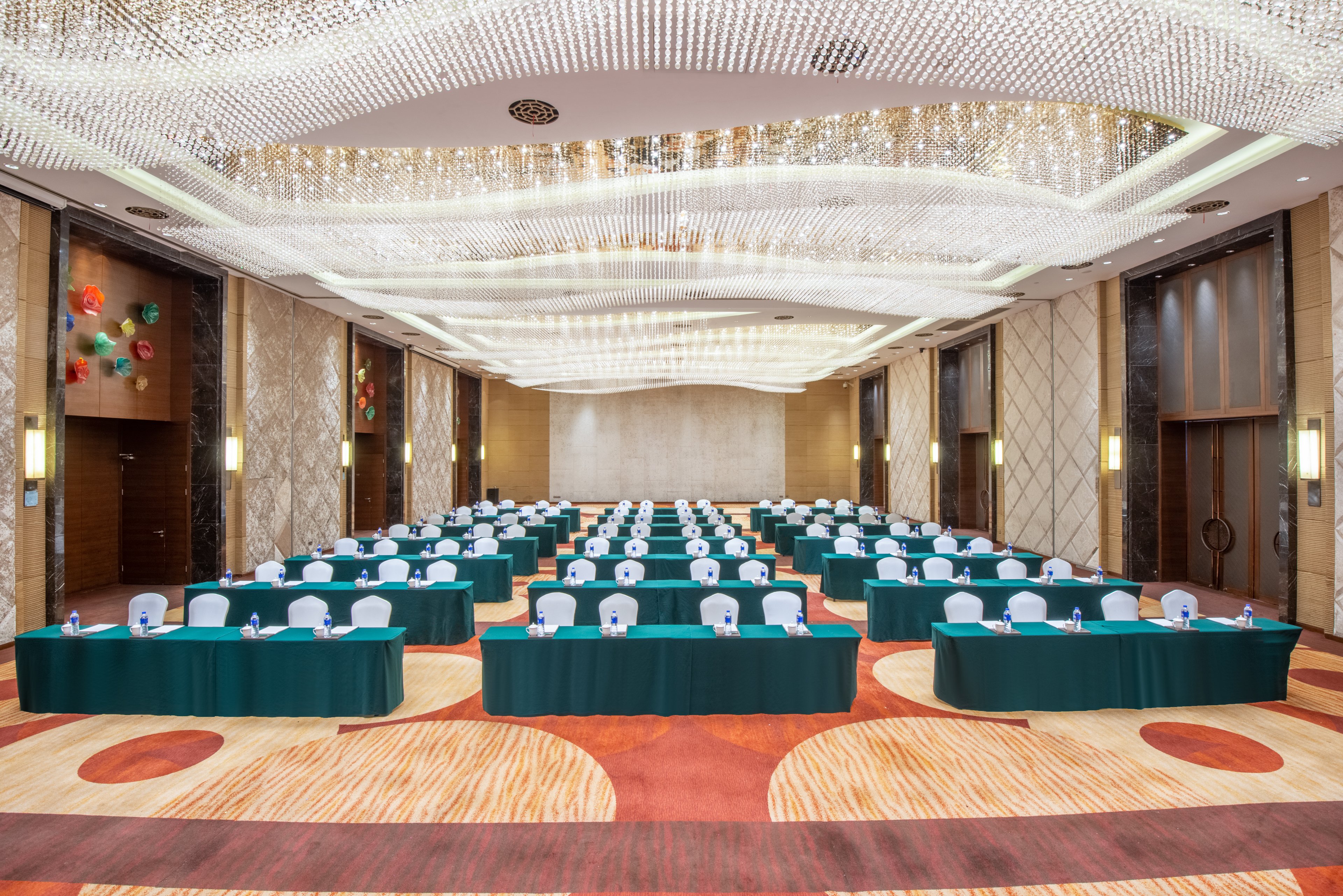 Holiday Inn Nantong Oasis International 71/78