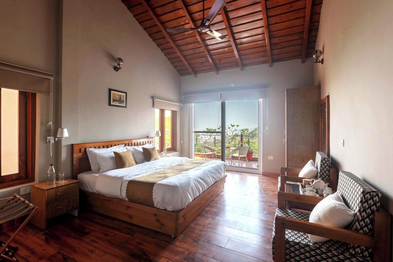 Alaya Stays 2 BHK with Mountain view - Amara Twilight 6/8