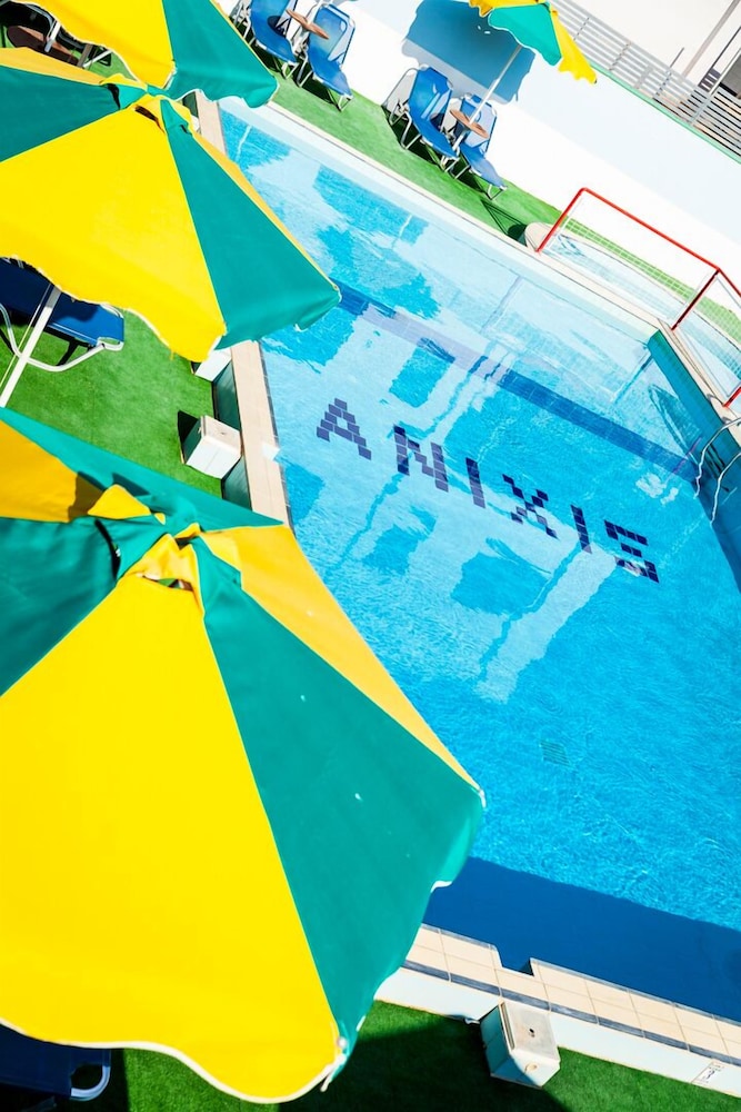 Anixis Hotel 24/52
