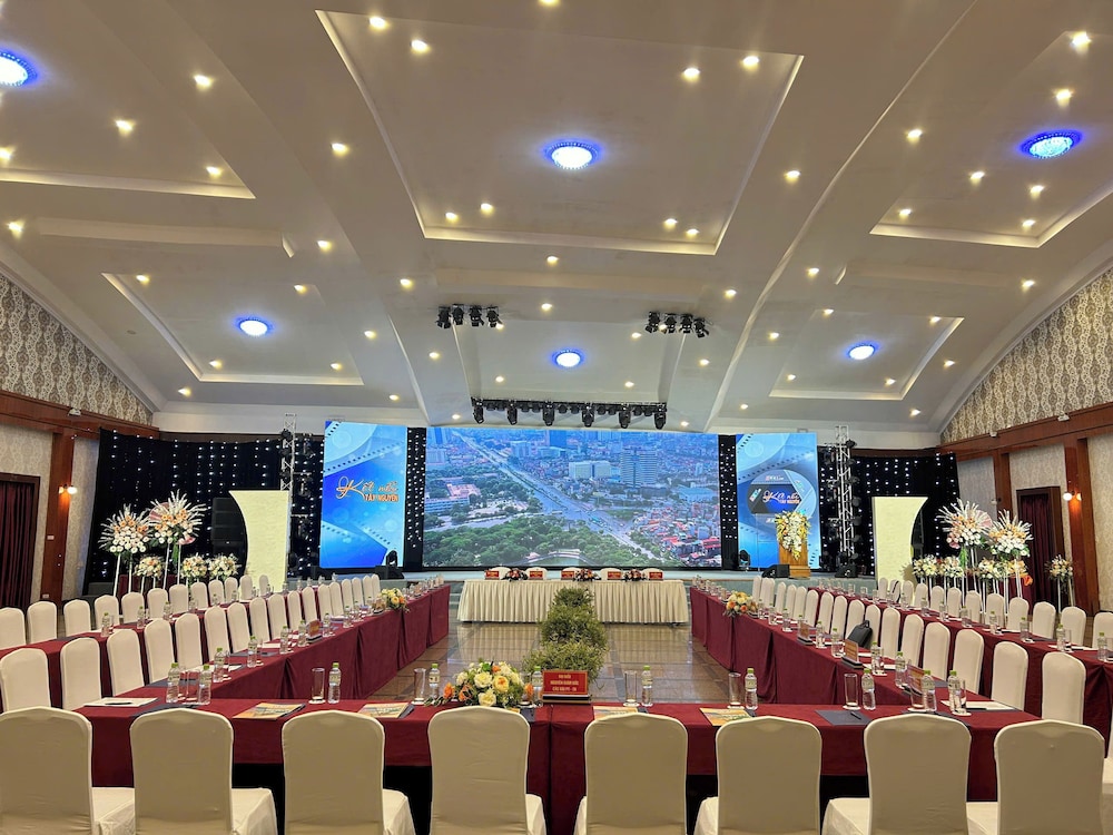 Muong Thanh Grand Gia Lai 38/48