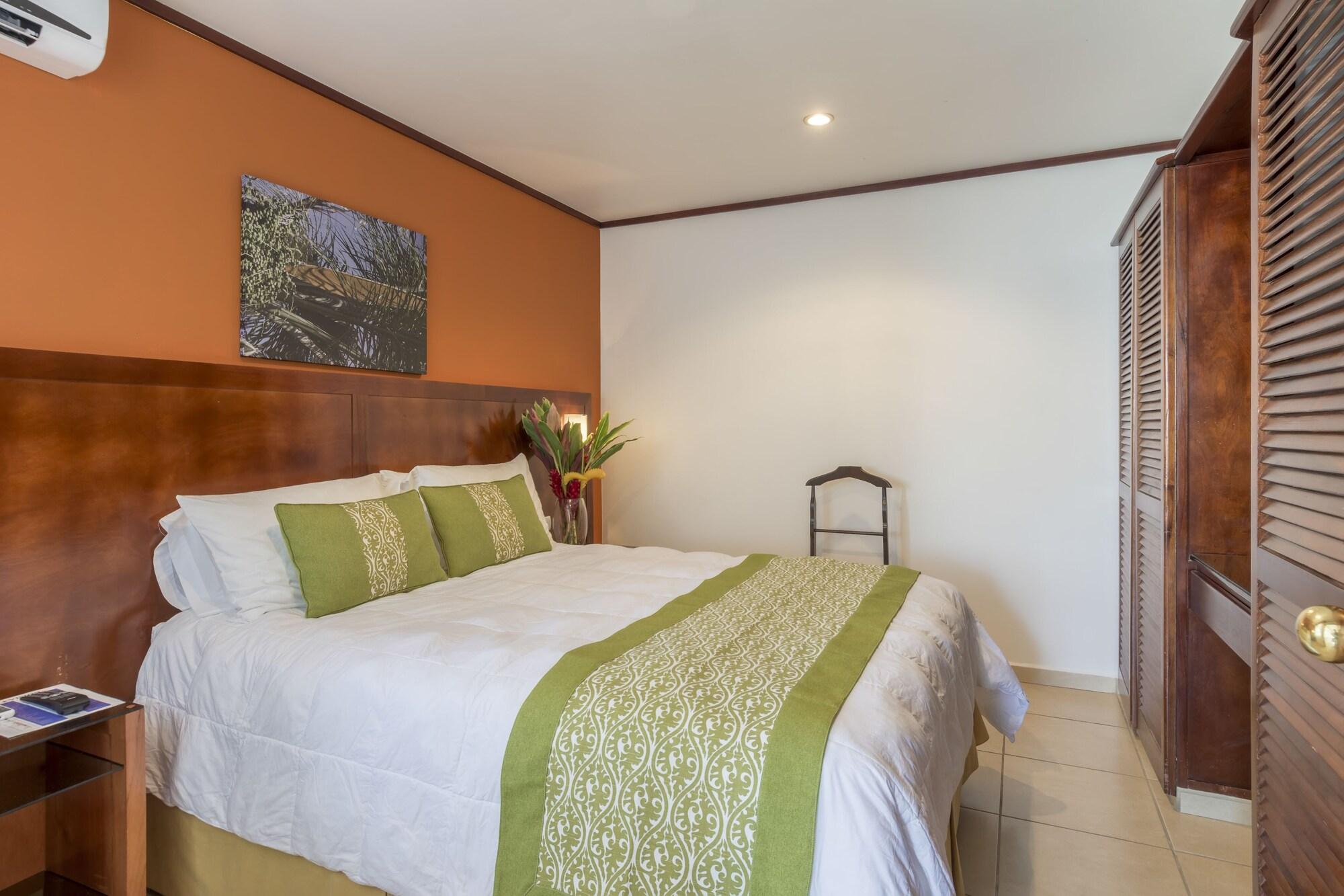 Duplex, Suite 7/10