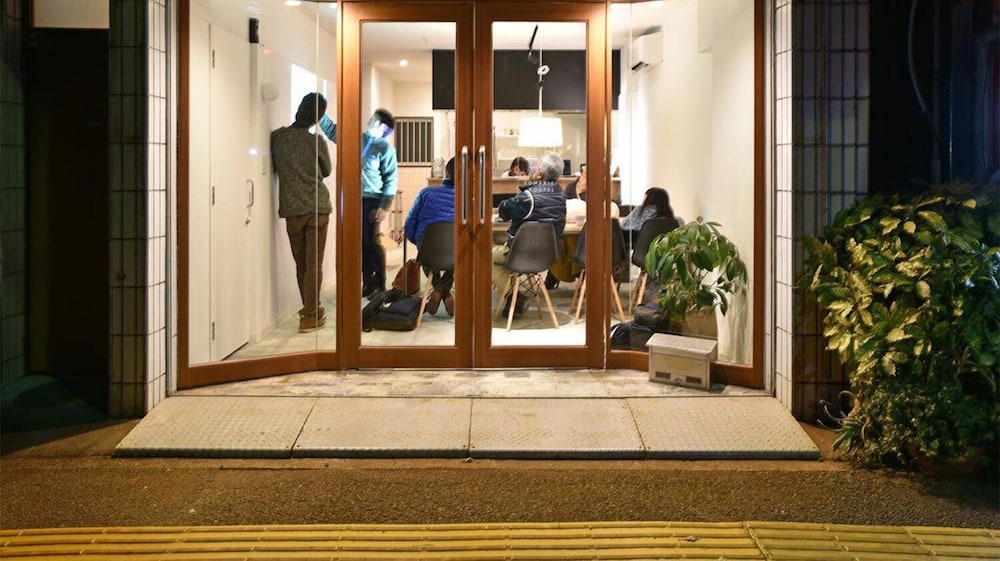 Tomarigi Hostel 35/37