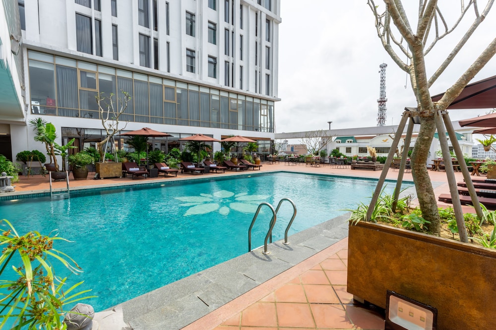 White Lotus hotel Hue 1/50