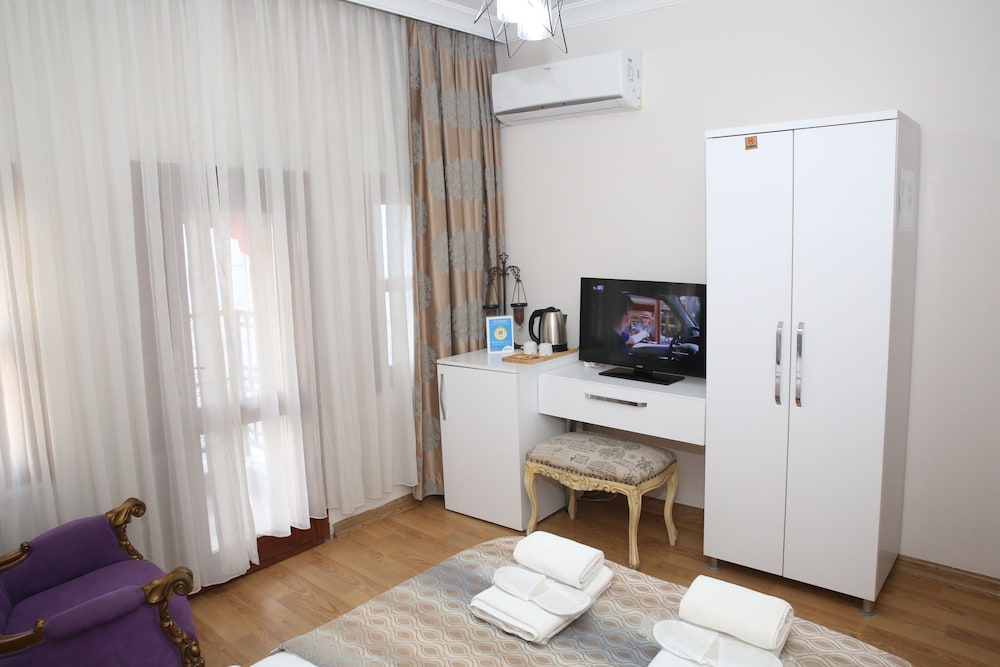 Saint George Boutique House 49/66