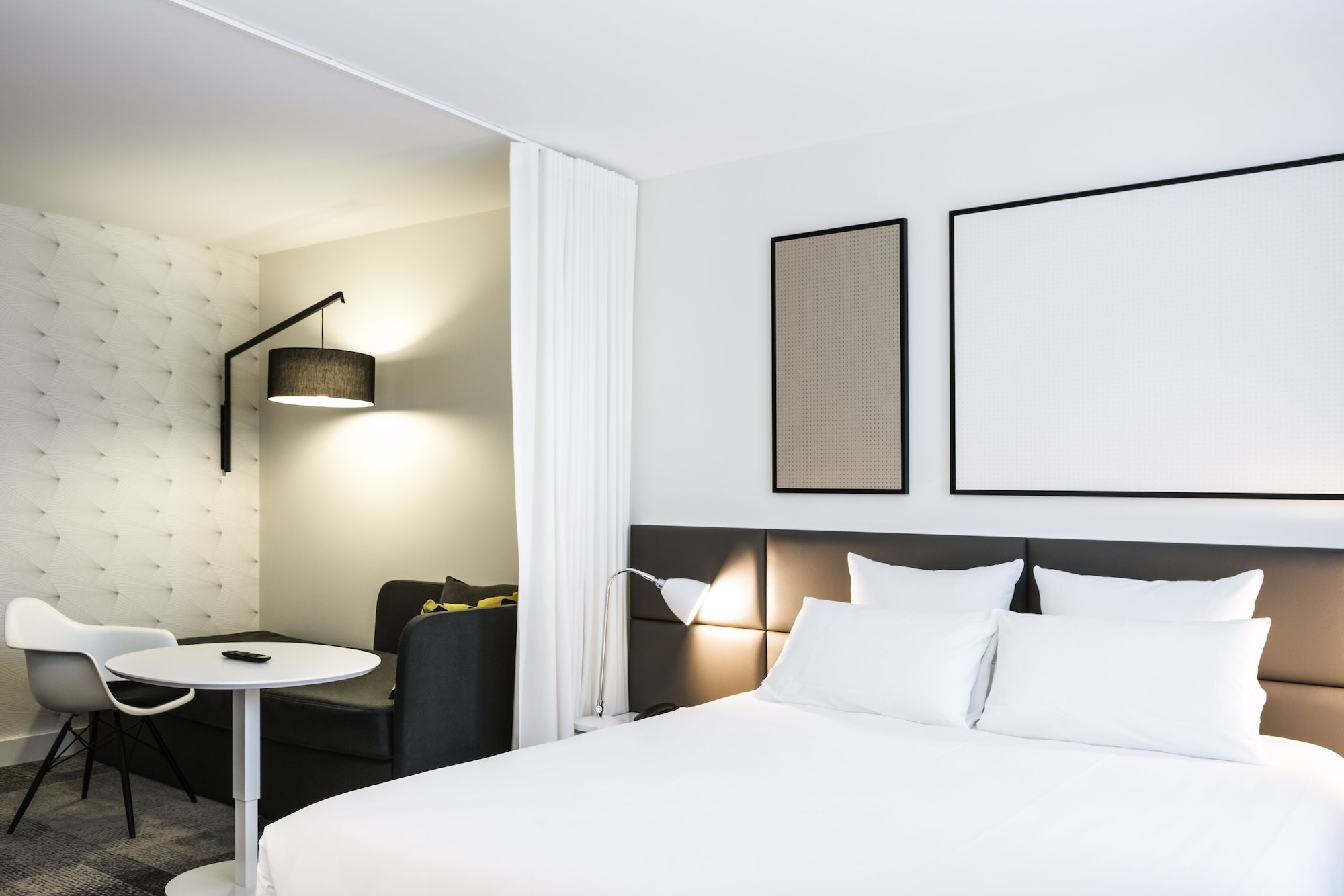 SUPERIOR, SUITE, SINGLE BED, QUEEN BED, SOFA