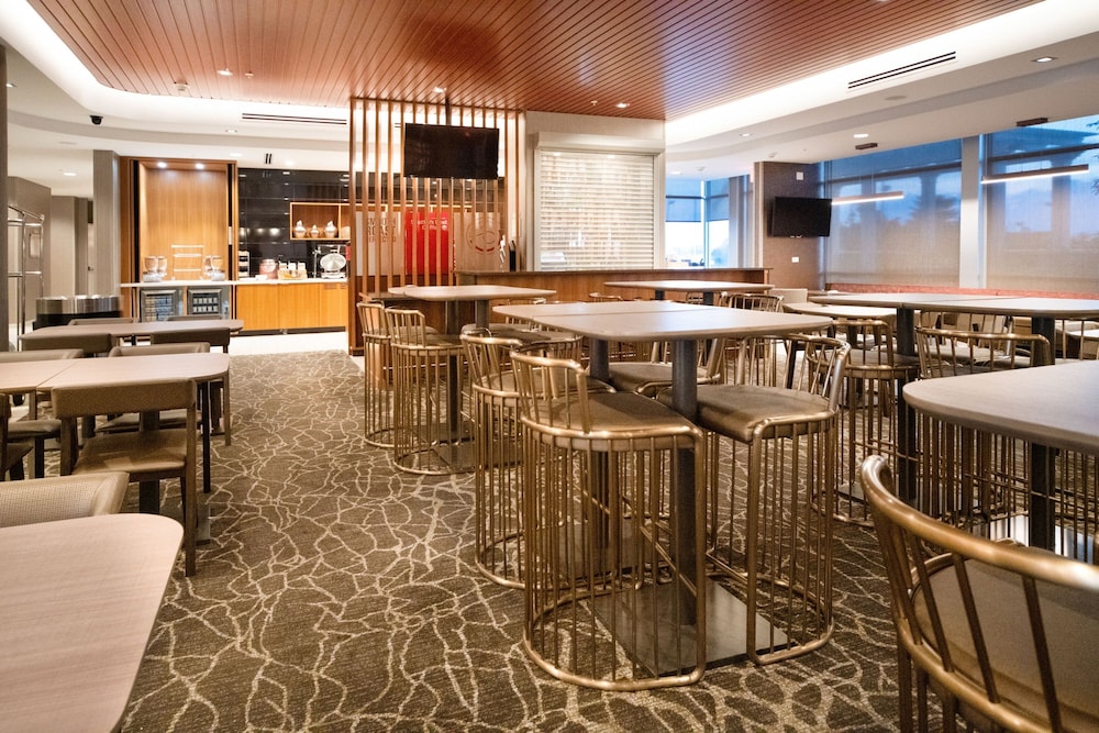 SpringHill Suites by Marriott Kenosha 39/49