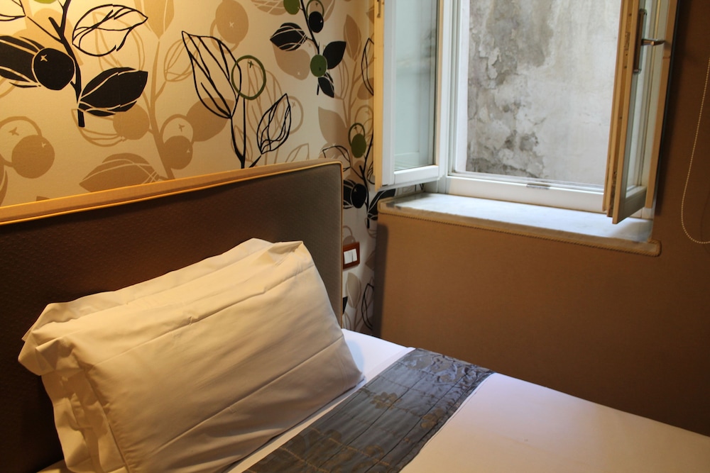 Relais Palazzo Taverna 32/67
