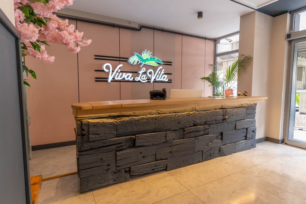 Viva La Vita Hotel Bornova 5/40