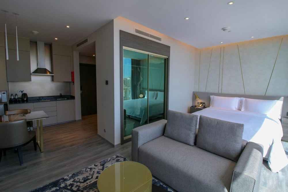 Views Hotel And Residence 27/69