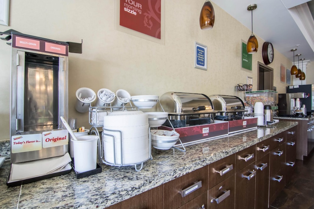Comfort Inn & Suites Fort Saskatchewan 33/43