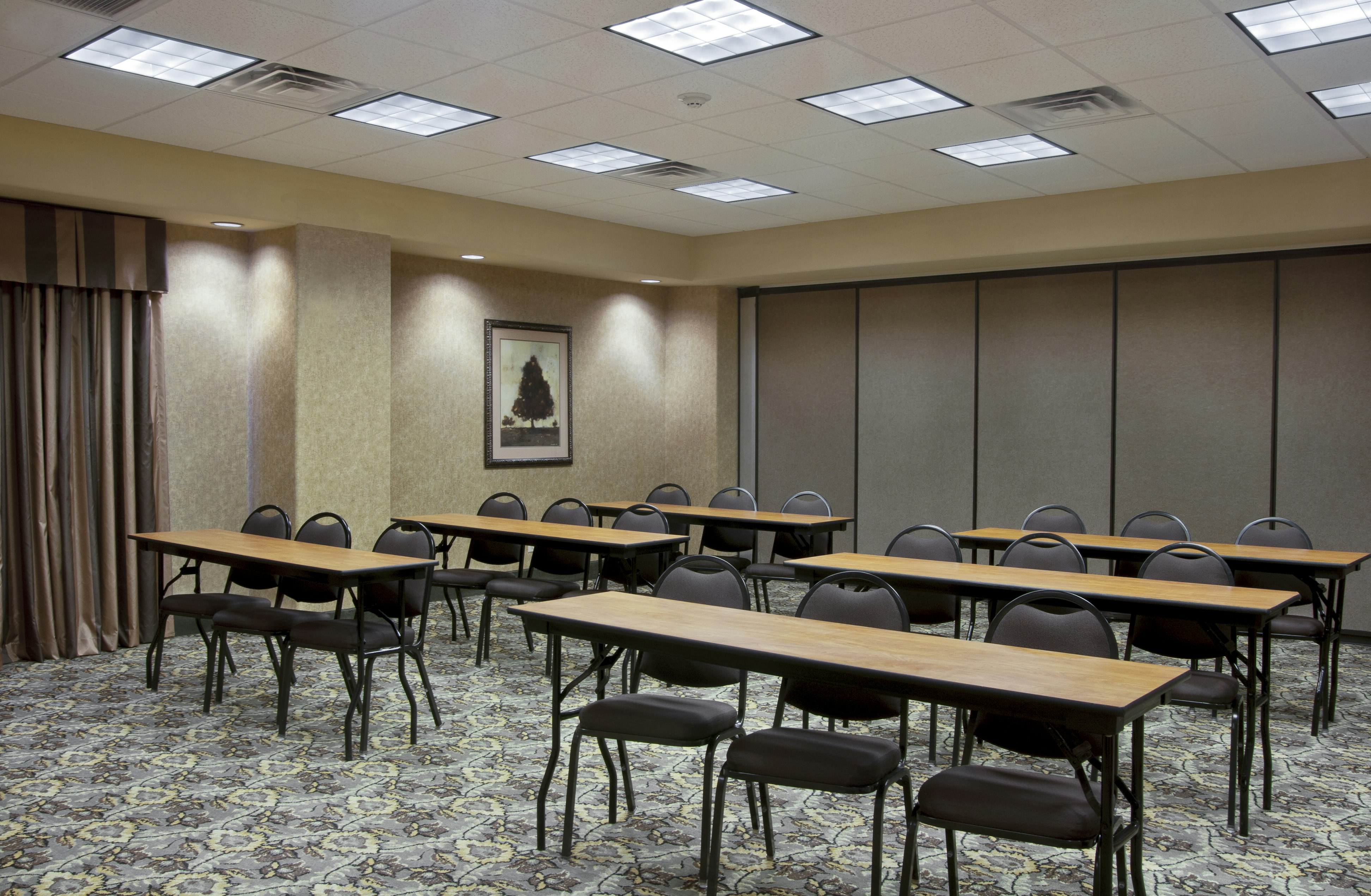 Hampton Inn And Suites Brownsville 14/16