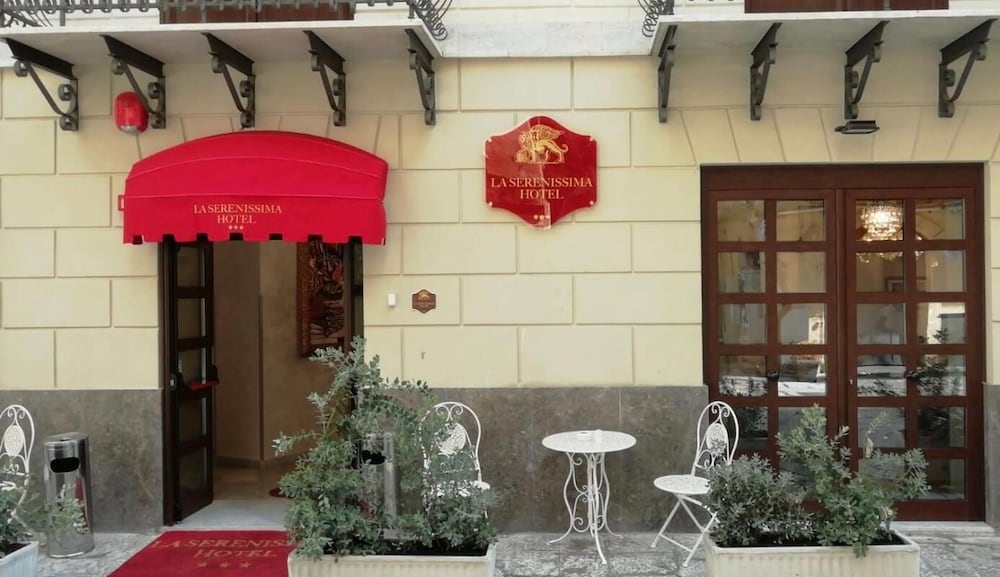La Serenissima Hotel 8/44