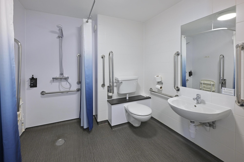 Travelodge Edinburgh Airport 23/24