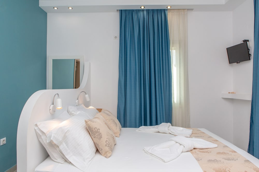 Sun and Moon Villas and Suites 14/72