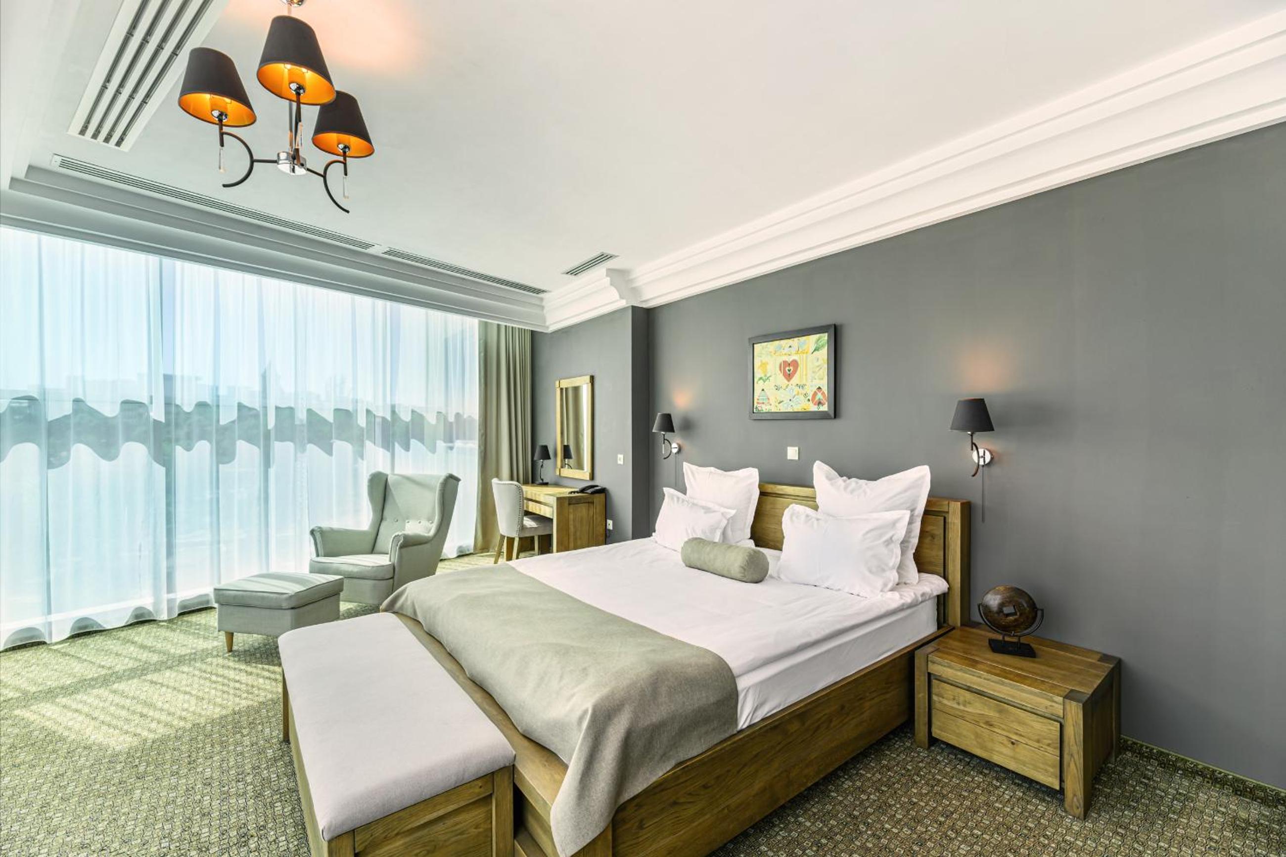 جناح رئاسي بانورامي بإطلالة على النهر، Vega Hotel 8/10