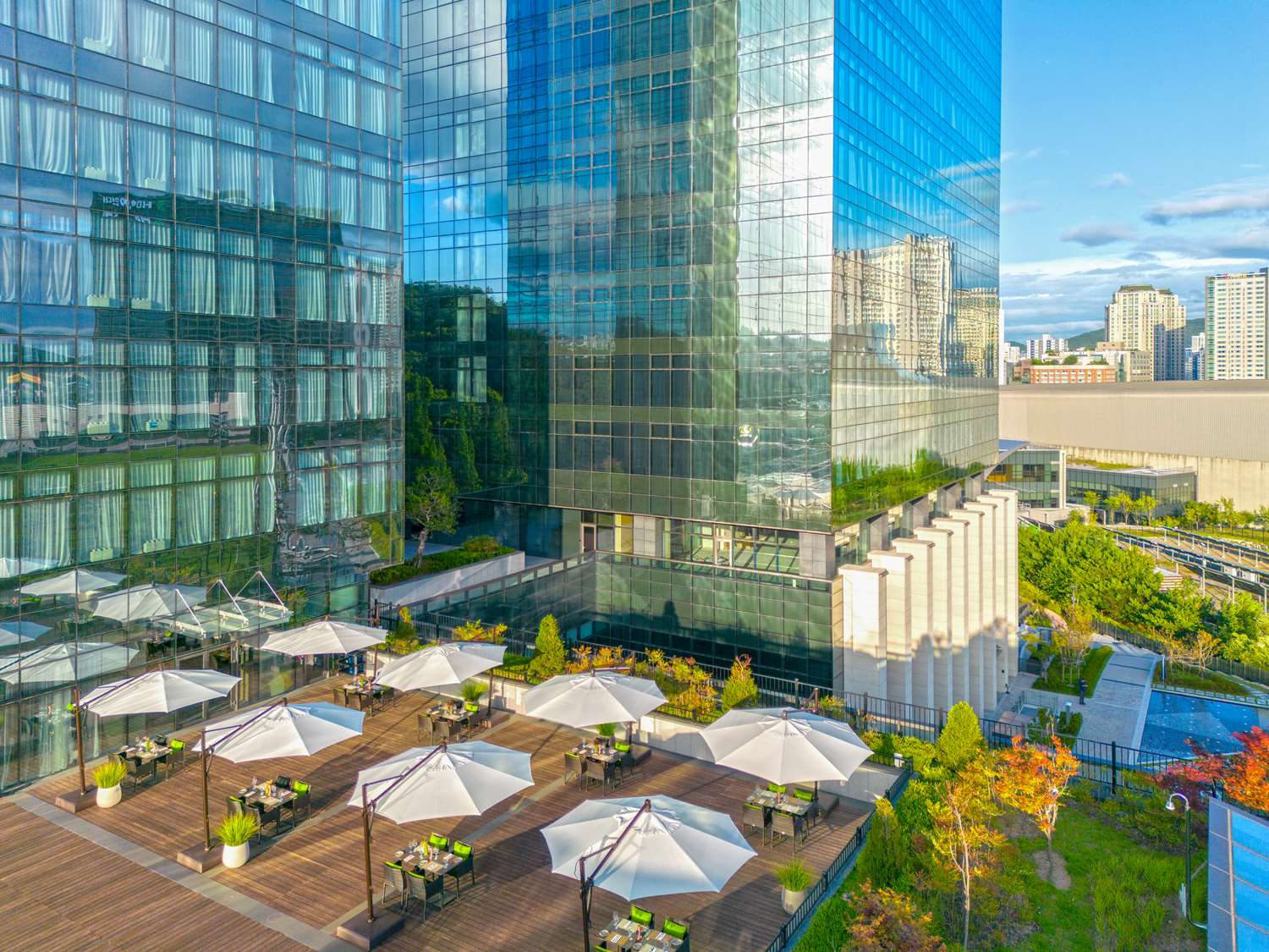 DoubleTree by Hilton Seoul Pangyo Residences 26/28