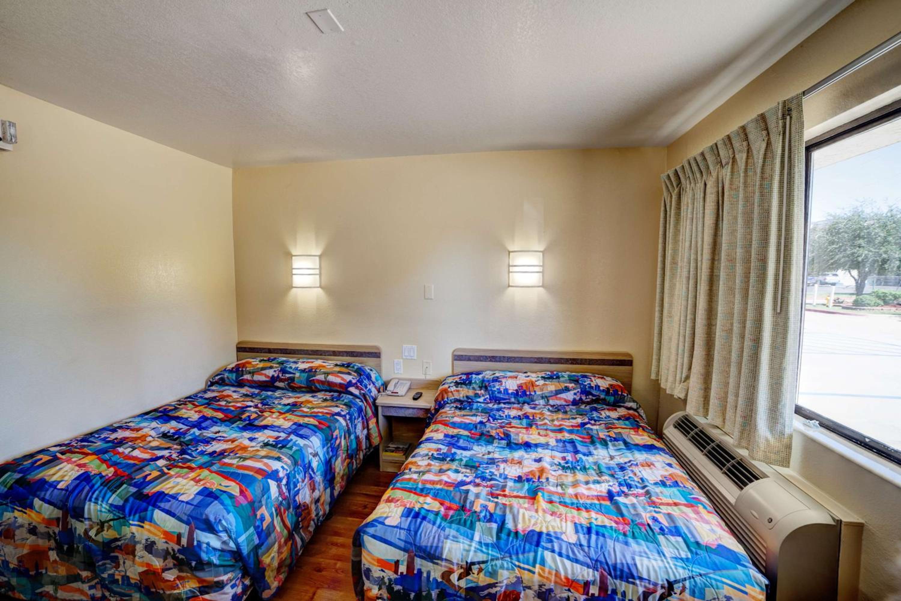 Super 7 Inn Bossier City 22/42