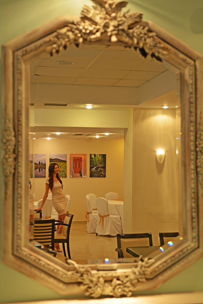 Samos City Hotel 58/69
