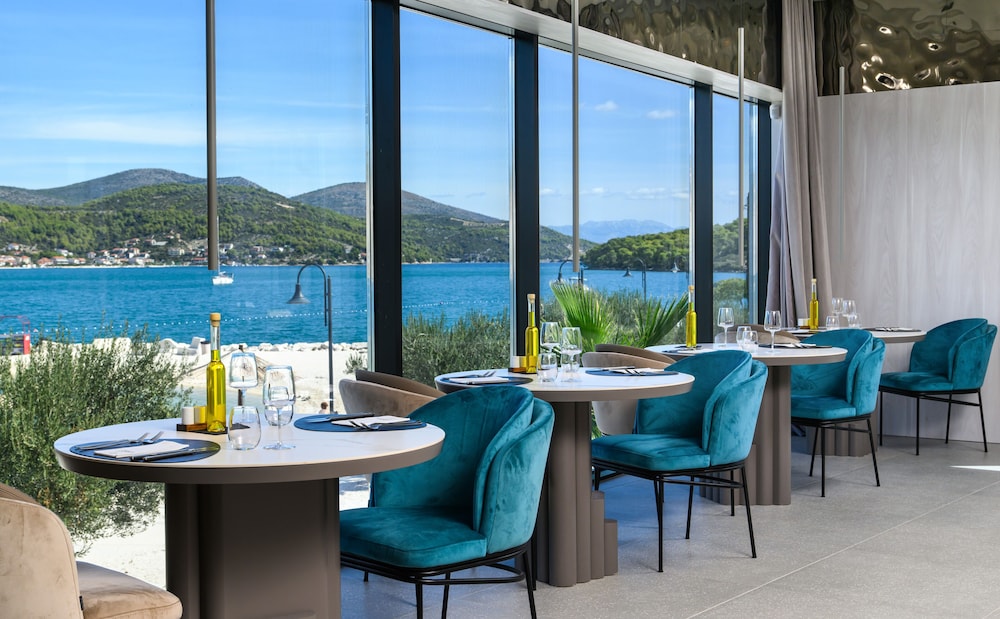 Marinus Beach Hotel 41/56