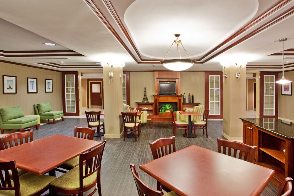 Holiday Inn Express Hotel And Suites Macon West 46/63