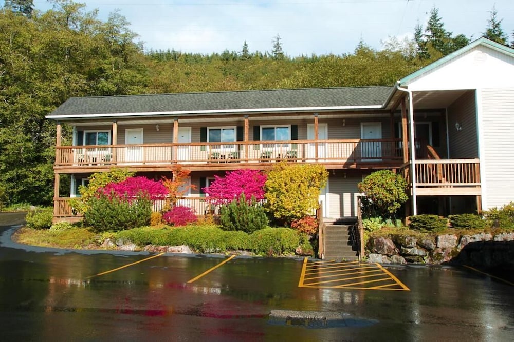 The Ketch Inn and Marina 64/65