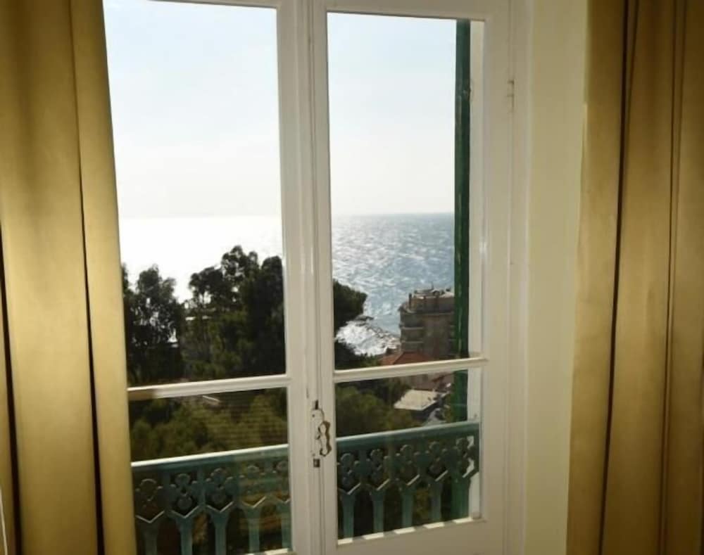 Hotel Petit Royal 45/50