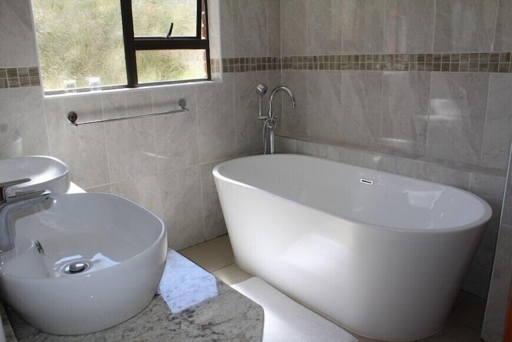 Botleng Guest House 49/50