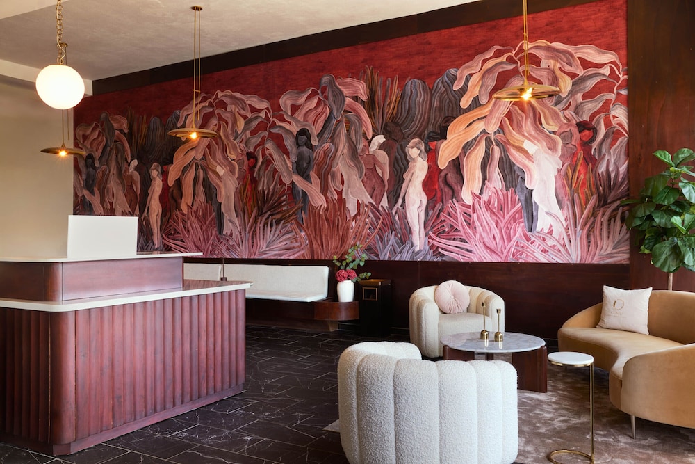 The Oliver Hotel 6/50