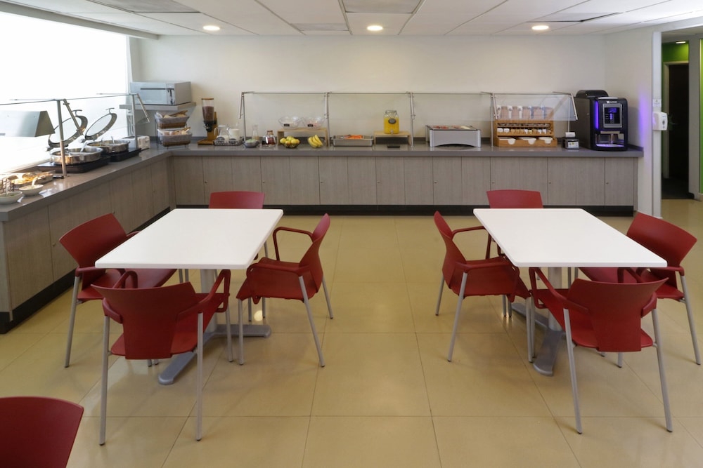City Express Junior by Marriott Toluca Aeropuerto 31/50
