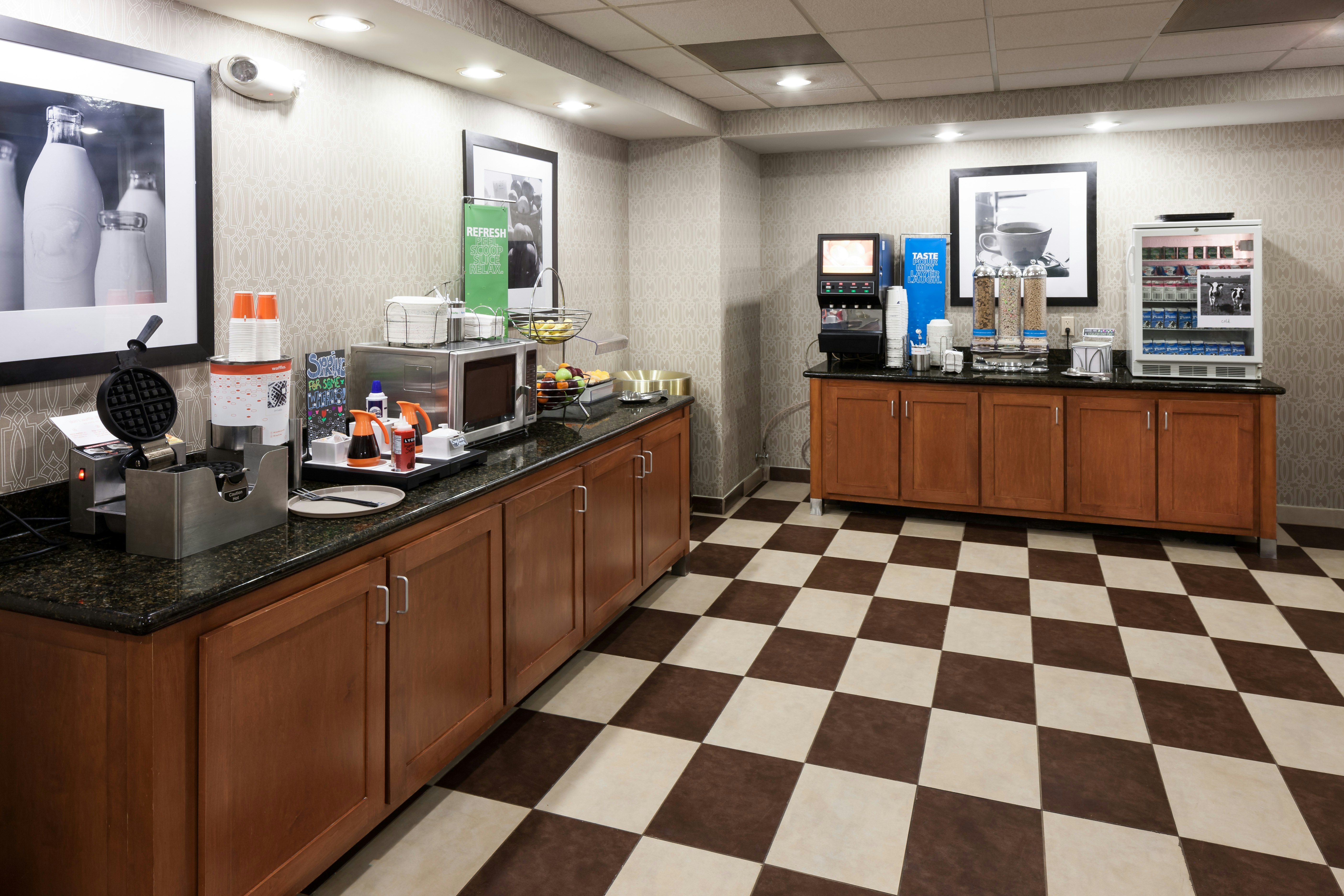 Hampton Inn Suites Cedar Rapids North 9/40