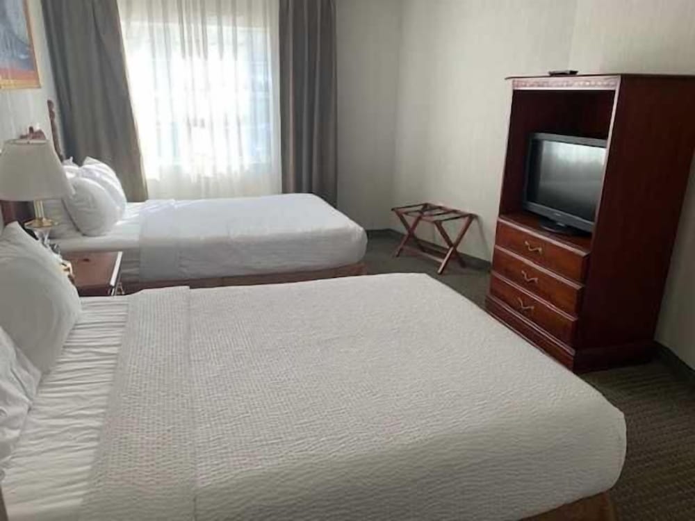Host Inn All Suites 11/32