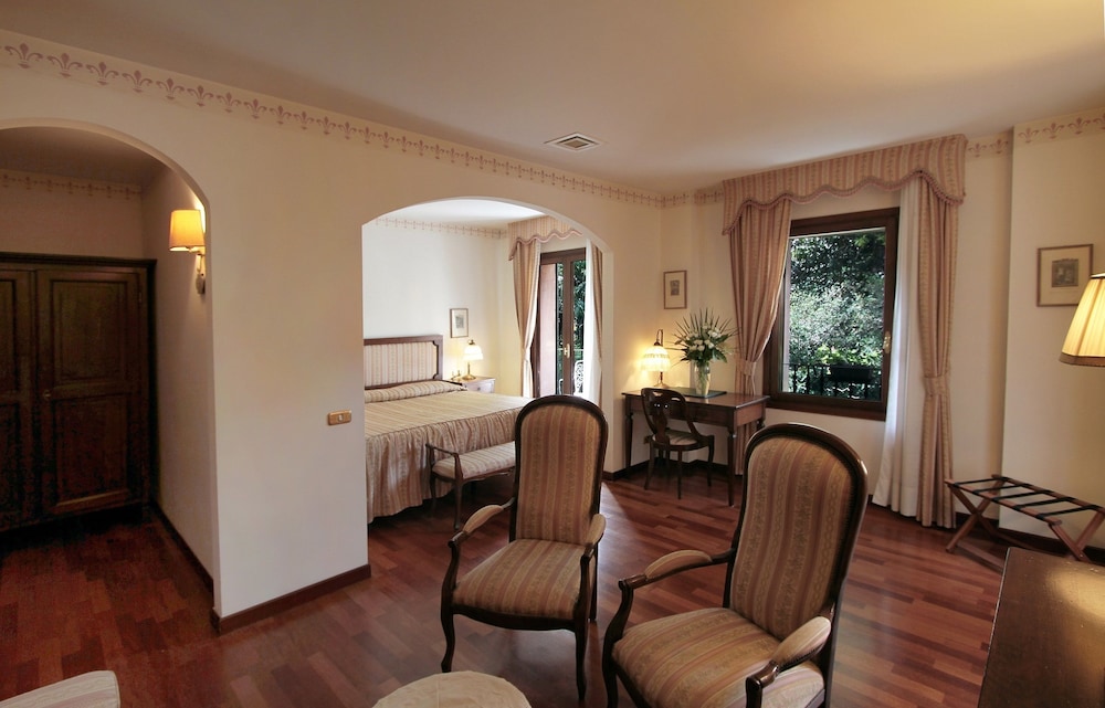 Hotel Villa Luppis 45/77