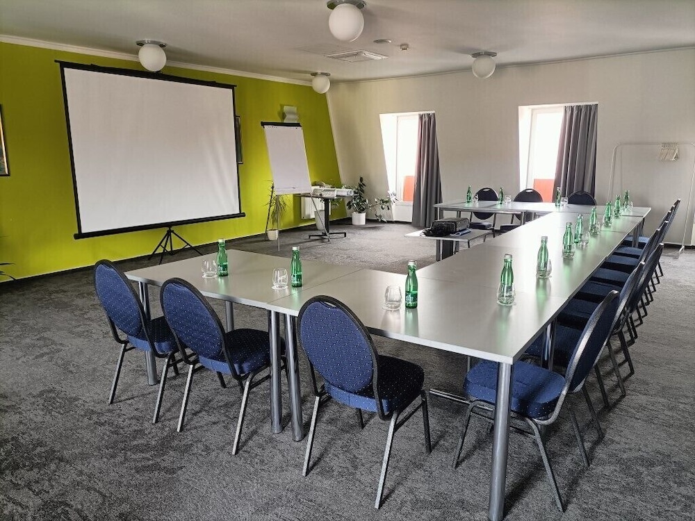 Hotel Eminent 36/45