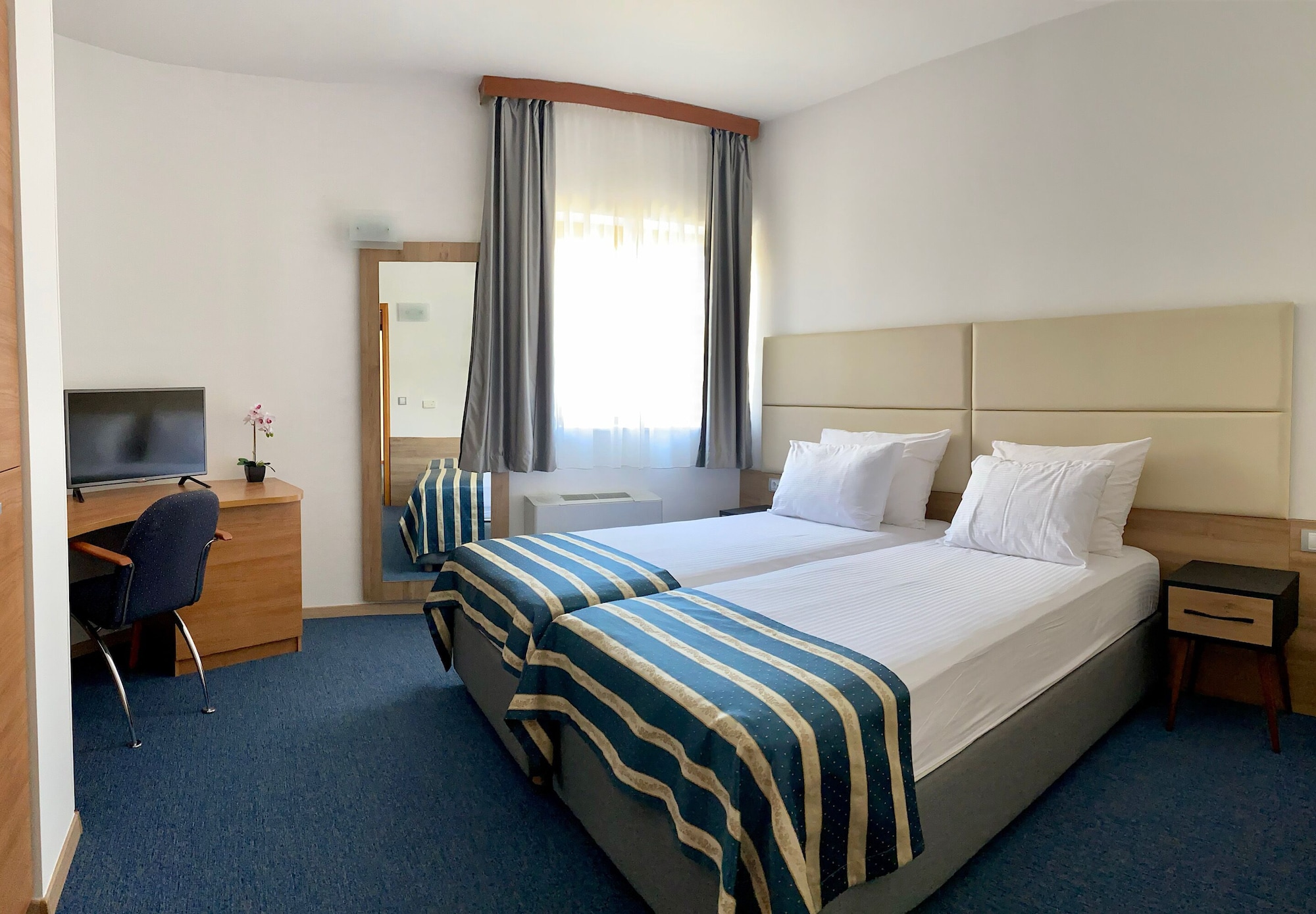 2 BEDROOMS, FAMILY SUITE, SEA VIEW, BALCONY